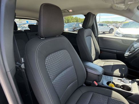 Certified 2025 Ford Escape Active AWD/4WD image 27