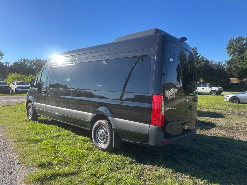 Used 2025 Mercedes-Benz Sprinter 2500 image 4