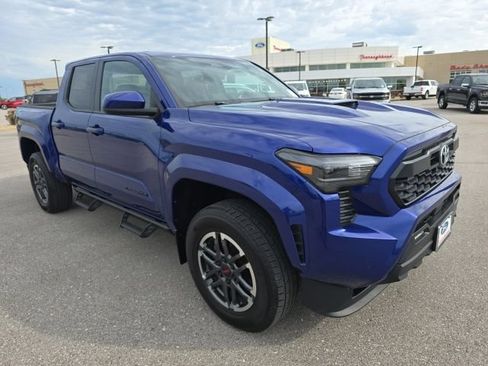 Used 2024 Toyota Tacoma 4x4 Double Cab image 7