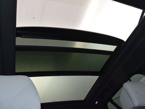 Used 2026 BMW X5 xDrive50e image 27