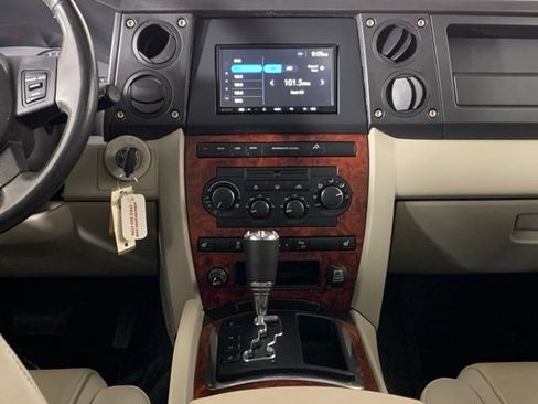 Used 2006 Jeep Commander Limited RWD image 27