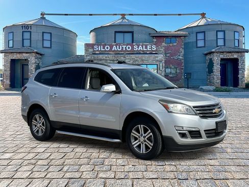 Used 2017 Chevrolet Traverse LT FWD image 7