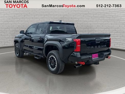 Used 2025 Toyota Tacoma TRD Off-Road image 7