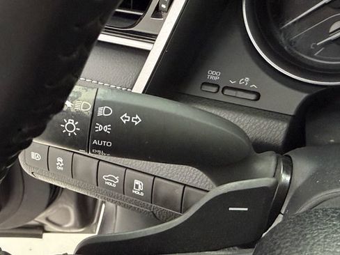 Used 2023 Toyota Camry SE FWD image 13