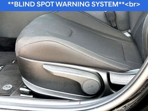 Used 2025 Hyundai Elantra Sport image 16