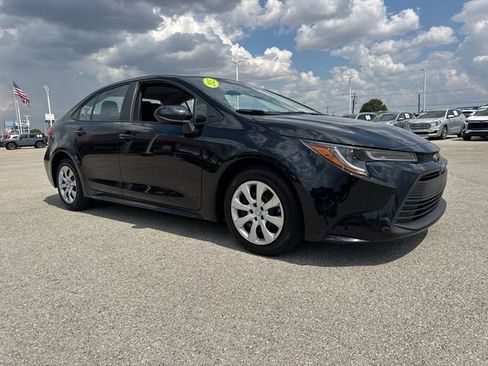 Used 2025 Toyota Corolla LE FWD image 9