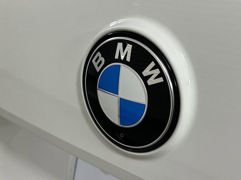 Used 2026 BMW iX xDrive45 w/ Premium Package image 22