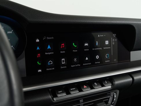 Used 2024 Porsche 911 Carrera image 37