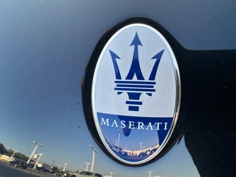 Used 2022 Maserati Levante Modena AWD/4WD image 22