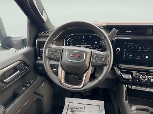 Used 2025 GMC Sierra 2500 AT4 w/ AT4 Premium Plus Package image 13