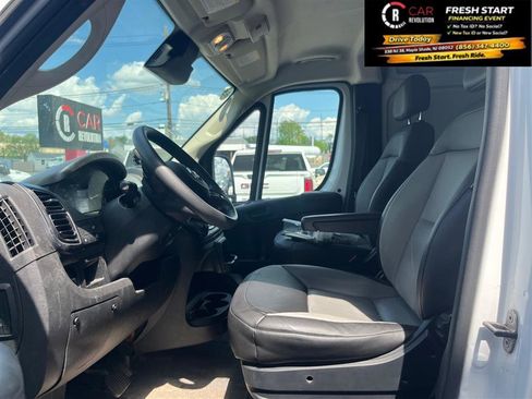 Used 2025 RAM ProMaster 2500 w/ Convenience Group image 9