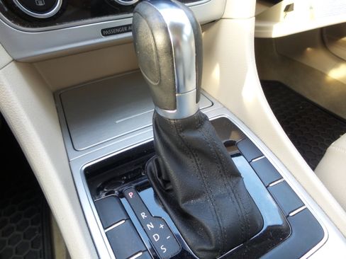 Used 2012 Volkswagen Passat 2.5 SE FWD image 37