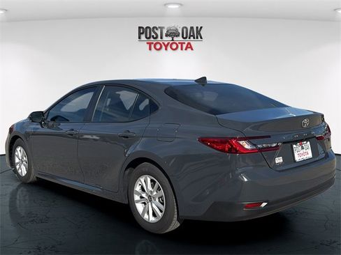 Used 2026 Toyota Camry LE image 5