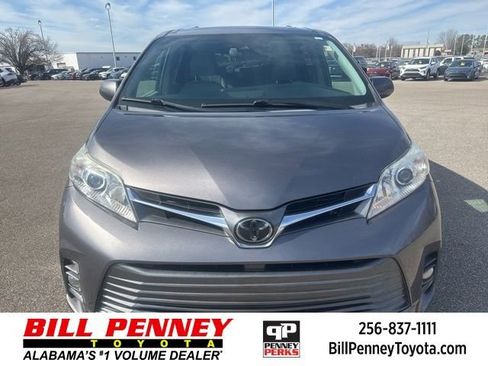 Used 2020 Toyota Sienna XLE image 8