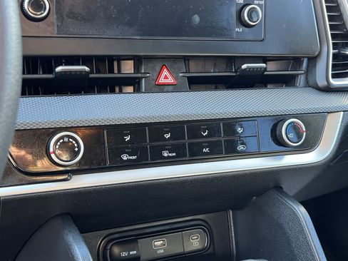 Used 2024 Kia Sportage LX image 17