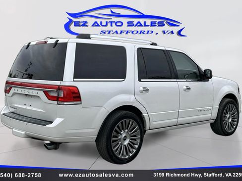 Used 2017 Lincoln Navigator Select image 5