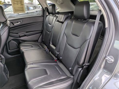 Used 2022 Ford Edge Titanium image 18