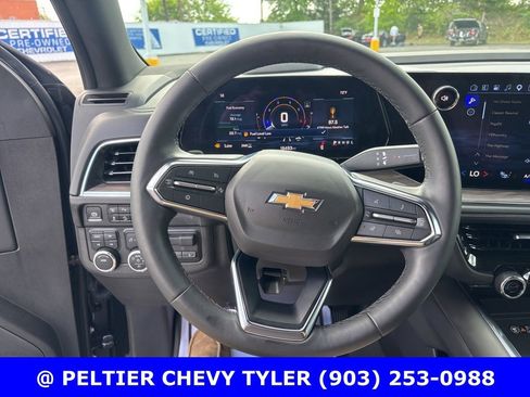 Used 2025 Chevrolet Suburban LT w/ Comfort Package image 14