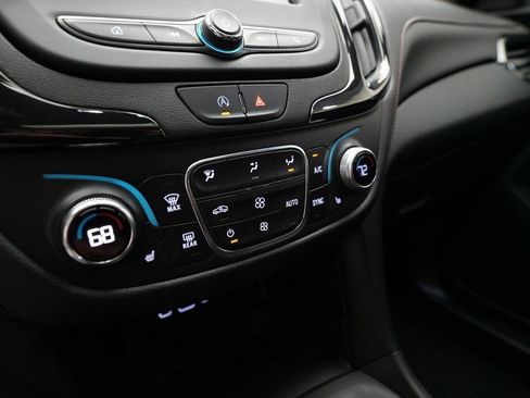 Used 2023 Chevrolet Equinox RS image 23