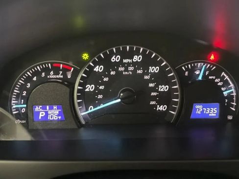 Used 2012 Toyota Camry LE FWD image 11