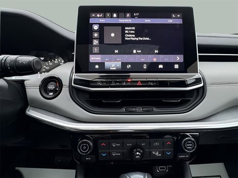 Used 2023 Jeep Compass Limited w/ Sun and Sound Group image 28