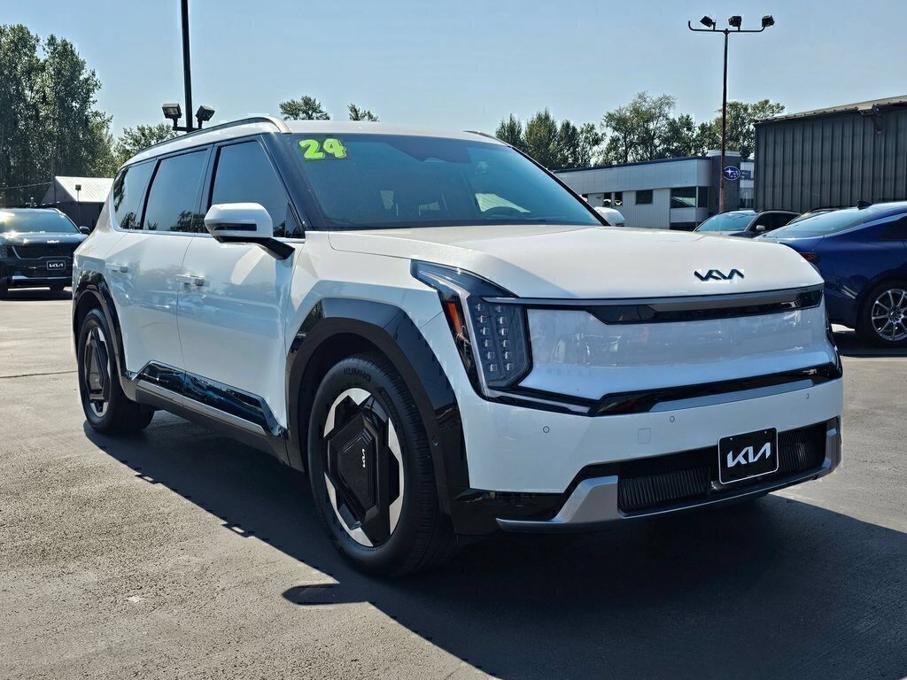Used 2024 Kia EV9 Land AWD/4WD image 7