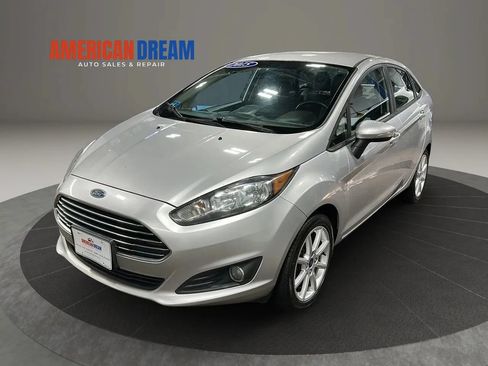 Used 2015 Ford Fiesta SE w/ Equipment Group 201A FWD image 1