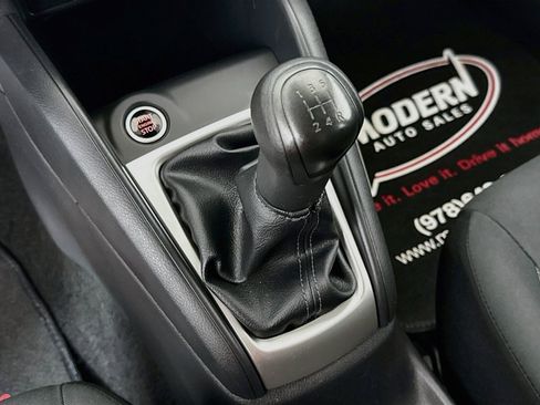 Used 2020 Nissan Versa S FWD image 30
