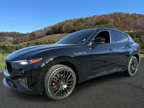 Used 2021 Maserati Levante image 3