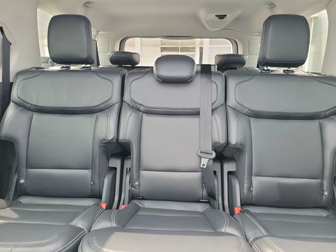 Certified 2025 Ford Expedition Max Platinum AWD/4WD image 17