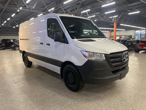 Used 2021 Mercedes-Benz Sprinter 144 Cargo image 2