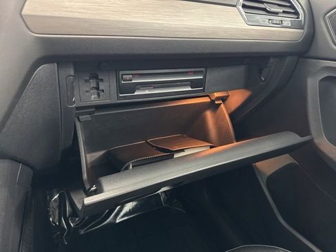 Used 2019 Volkswagen Tiguan SE w/ Panoramic Sunroof Package image 51