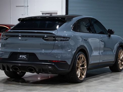 Used 2022 Porsche Cayenne Turbo GT AWD/4WD image 13
