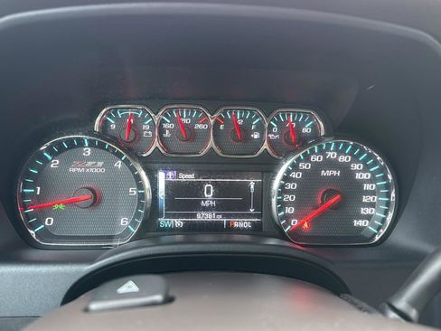 Used 2018 Chevrolet Silverado 1500 LT w/ Texas Edition image 11