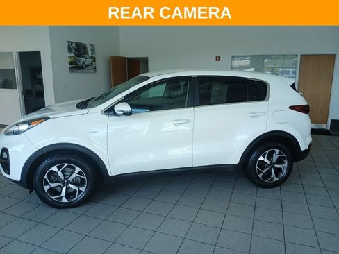 Used 2020 Kia Sportage LX w/ LX Popular Package AWD/4WD image 4
