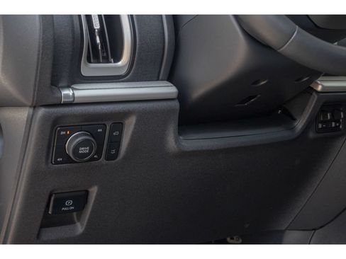 Used 2025 Ford Expedition Active AWD/4WD image 22