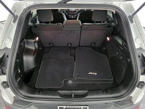 Used 2017 Jeep Cherokee Latitude w/ Comfort & Sound Group image 18