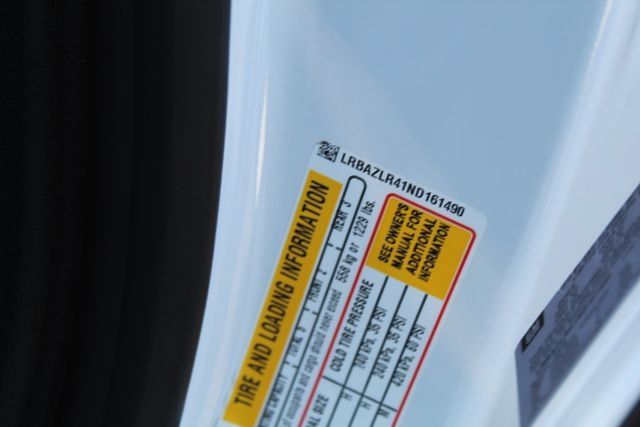 Certified 2022 Buick Envision Preferred FWD image 38