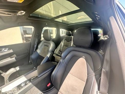 Used 2019 Volvo XC60 T5 R-Design w/ Protection Package Premier AWD/4WD image 9