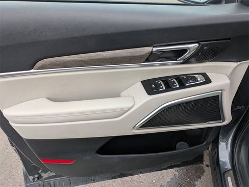 Used 2022 Kia Telluride SX w/ SX Prestige Package image 10
