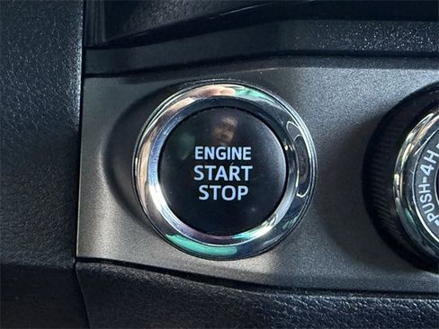 Used 2016 Toyota Tacoma TRD Off-Road image 23