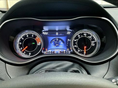 Used 2022 Jeep Cherokee Limited image 13