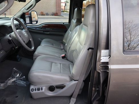 Used 2003 Ford F350 Lariat image 19