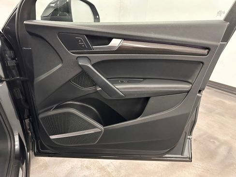 Used 2023 Audi SQ5 Prestige w/ Prestige Package image 46