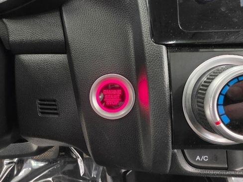 Used 2018 Honda Fit EX image 16