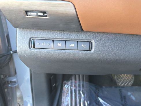 Used 2023 Nissan Pathfinder Platinum FWD image 19