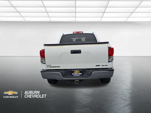 Used 2010 Toyota Tundra 4x4 CrewMax image 4