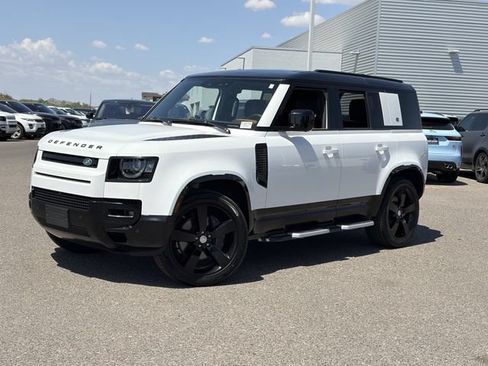 Used 2024 Land Rover Defender 110 X-Dynamic SE AWD/4WD image 2