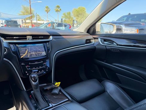 Used 2014 Cadillac XTS Luxury image 24