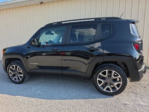 Used 2017 Jeep Renegade Latitude w/ Cold Weather Group AWD/4WD image 10